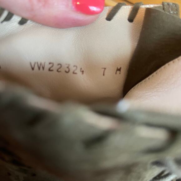 Stuart Weitzman Wallawalla Suede Block Heel Booties Olive Green 7M - Picture 8 of 9